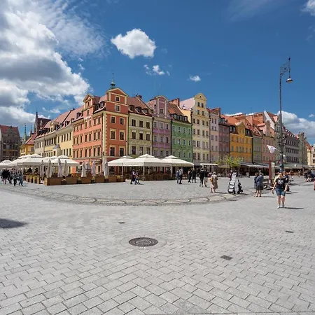 Market Square Corner Kuźnicza By Renters Apartament