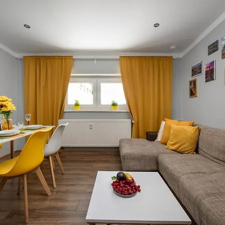 Market Square Corner Kuźnicza By Renters *